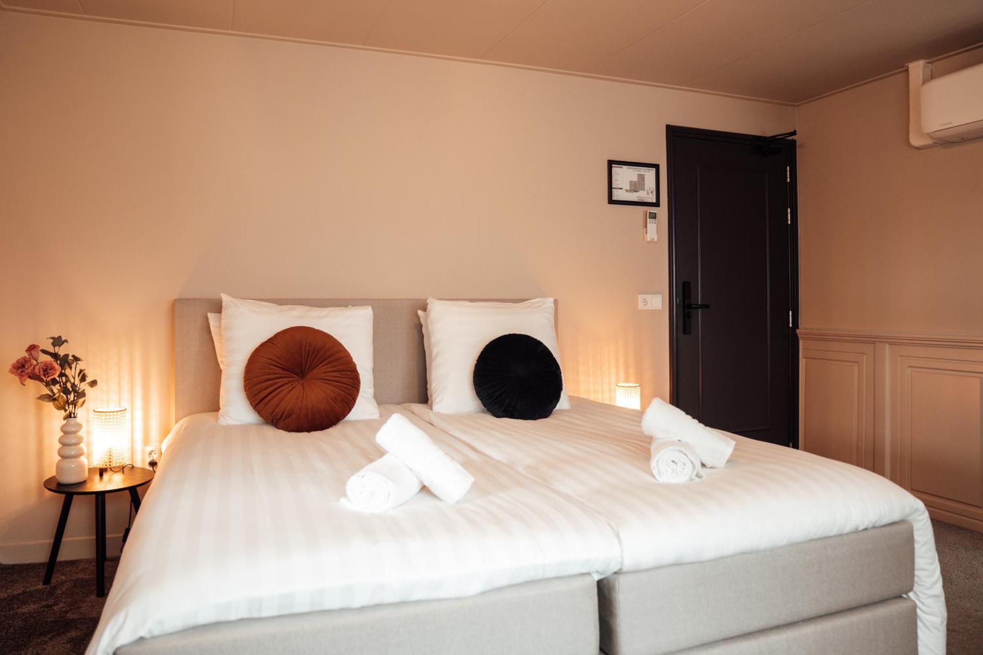 Hotel Bij Jacob Enschede Bagian luar foto